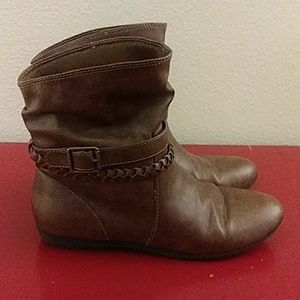American Eagle ankle boots